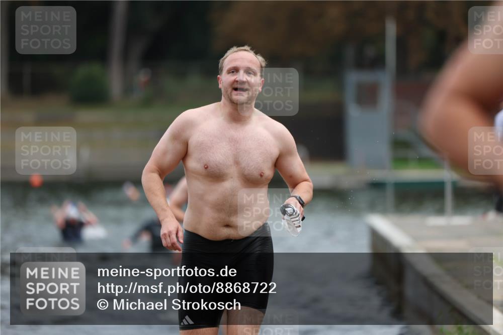 14.09.2025 - Stadtparktriathlon Michael Strokosch http://msf.ph/oto/8868722 14.09.2025 10:34:01 Schwimmen 729, 771, 778, 791, 820 meine-sportfotos.de