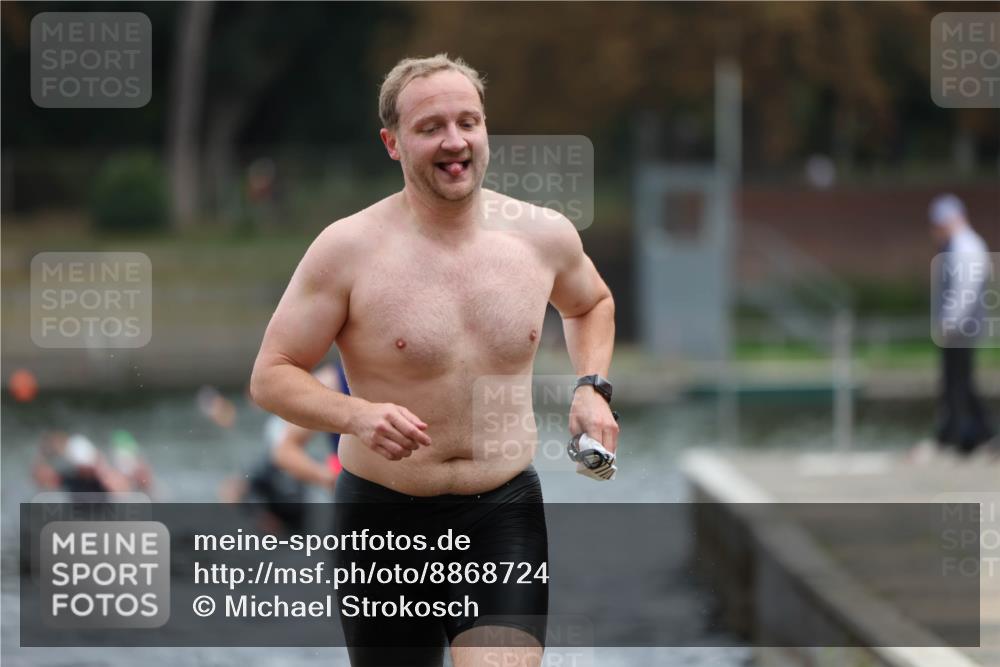 14.09.2025 - Stadtparktriathlon Michael Strokosch http://msf.ph/oto/8868724 14.09.2025 10:34:02 Schwimmen 729, 771, 778, 791, 820 meine-sportfotos.de