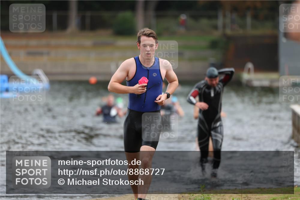 14.09.2025 - Stadtparktriathlon Michael Strokosch http://msf.ph/oto/8868727 14.09.2025 10:34:03 Schwimmen 729, 771, 778, 791, 820 meine-sportfotos.de