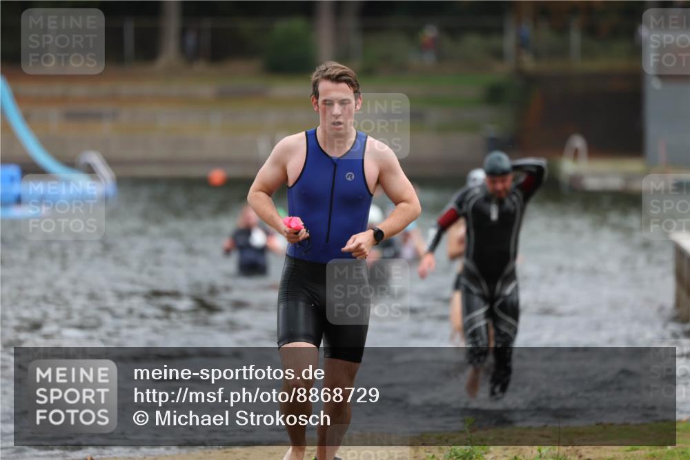14.09.2025 - Stadtparktriathlon Michael Strokosch http://msf.ph/oto/8868729 14.09.2025 10:34:04 Schwimmen 729, 771, 778, 820 meine-sportfotos.de