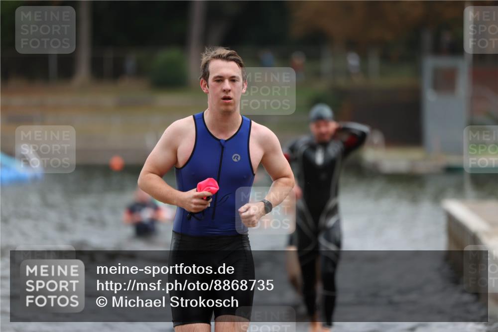 14.09.2025 - Stadtparktriathlon Michael Strokosch http://msf.ph/oto/8868735 14.09.2025 10:34:05 Schwimmen 729, 771, 778, 820 meine-sportfotos.de