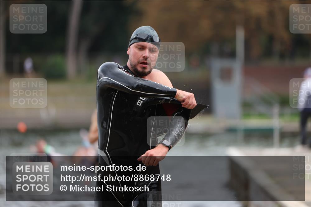 14.09.2025 - Stadtparktriathlon Michael Strokosch http://msf.ph/oto/8868748 14.09.2025 10:34:09 Schwimmen 729, 771, 778 meine-sportfotos.de