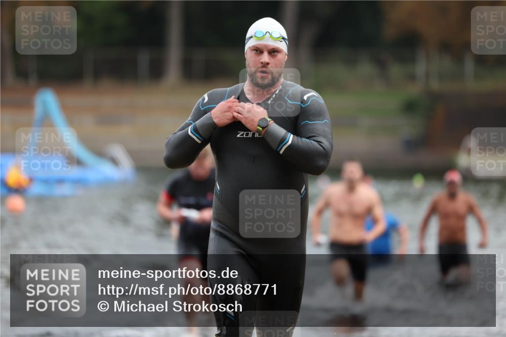14.09.2025 - Stadtparktriathlon Michael Strokosch http://msf.ph/oto/8868771 14.09.2025 10:34:22 Schwimmen 746, 755, 774, 803 meine-sportfotos.de