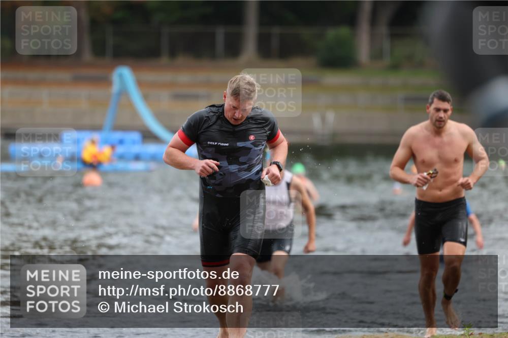 14.09.2025 - Stadtparktriathlon Michael Strokosch http://msf.ph/oto/8868777 14.09.2025 10:34:25 Schwimmen 728, 744, 746, 755, 774, 803 meine-sportfotos.de
