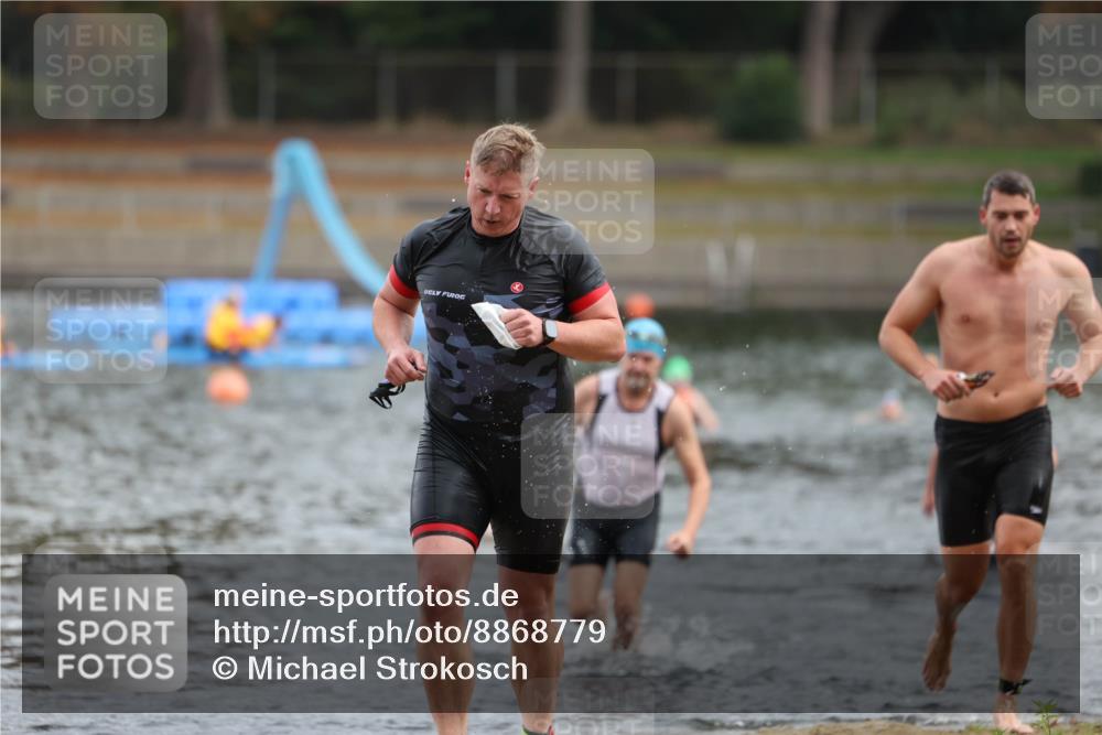 14.09.2025 - Stadtparktriathlon Michael Strokosch http://msf.ph/oto/8868779 14.09.2025 10:34:25 Schwimmen 728, 744, 746, 755, 774, 803 meine-sportfotos.de