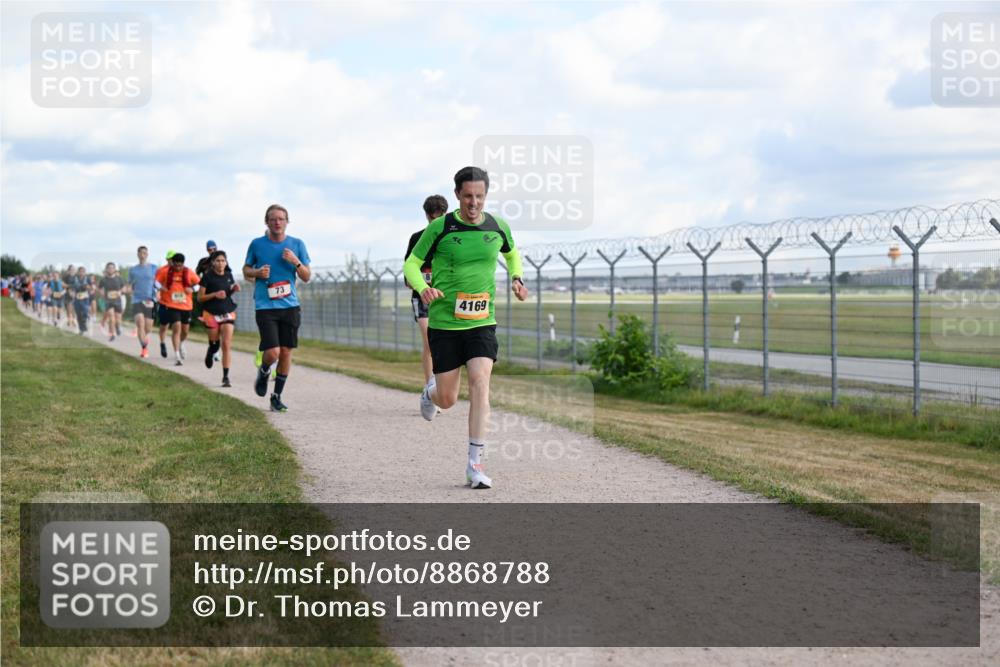 14.09.2025 - Airport Race Dr. Thomas Lammeyer http://msf.ph/oto/8868788 14.09.2025 12:13:02 Laufen 73, 4169 meine-sportfotos.de