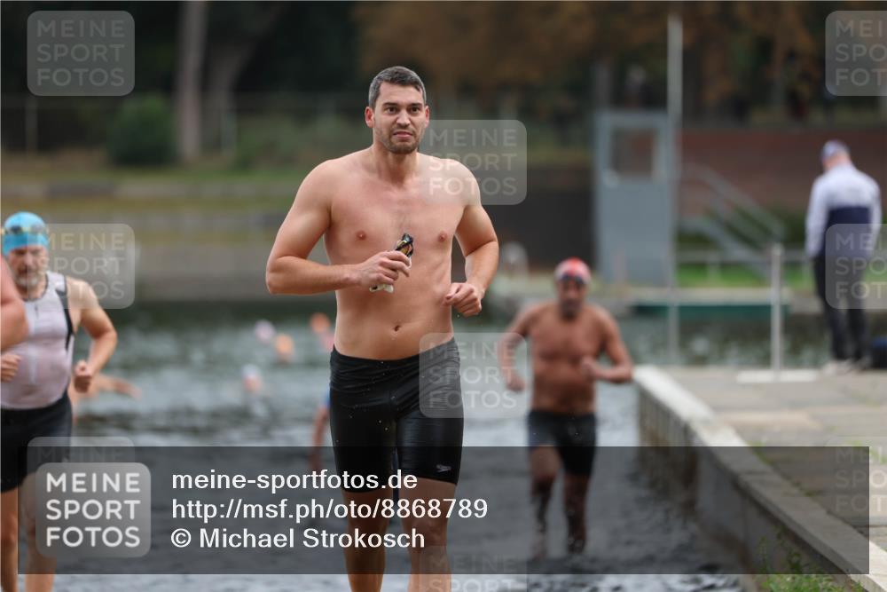 14.09.2025 - Stadtparktriathlon Michael Strokosch http://msf.ph/oto/8868789 14.09.2025 10:34:27 Schwimmen 728, 744, 746, 755, 774, 803 meine-sportfotos.de