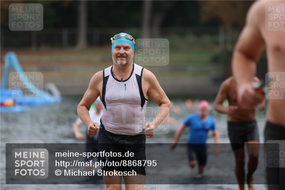 14.09.2025 - Stadtparktriathlon Michael Strokosch http://msf.ph/oto/8868795 14.09.2025 10:34:30 Schwimmen 728, 744, 746, 755, 803 meine-sportfotos.de