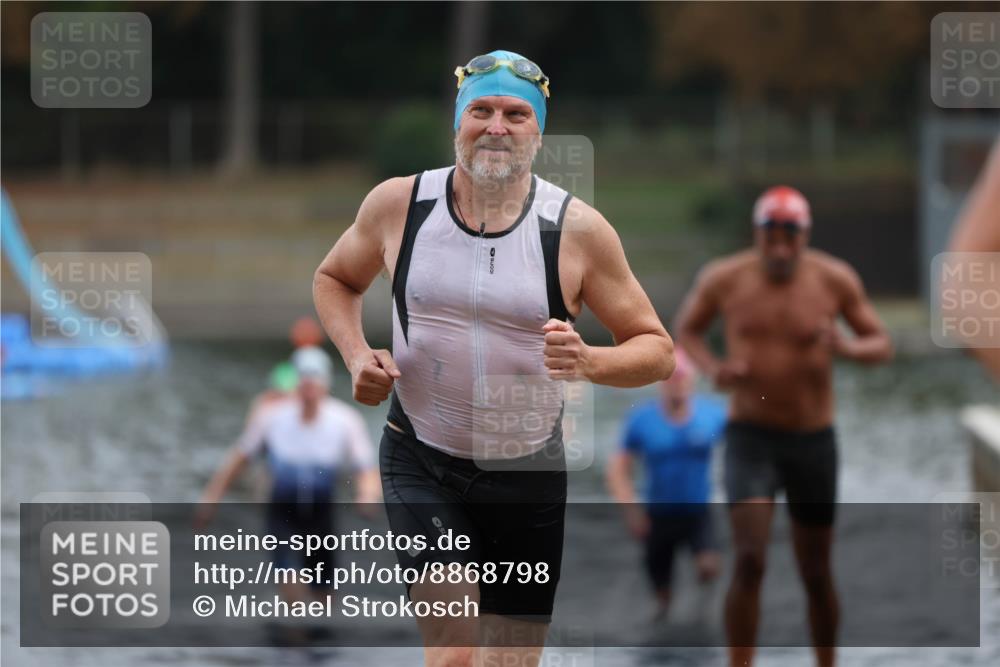 14.09.2025 - Stadtparktriathlon Michael Strokosch http://msf.ph/oto/8868798 14.09.2025 10:34:30 Schwimmen 728, 744, 746, 755, 803 meine-sportfotos.de