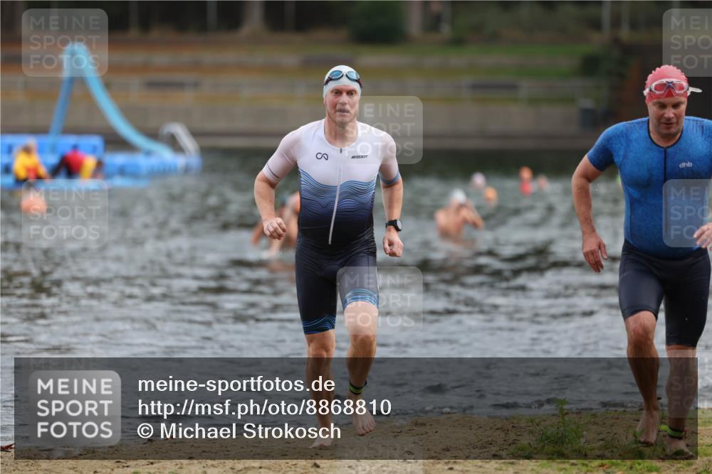 14.09.2025 - Stadtparktriathlon Michael Strokosch http://msf.ph/oto/8868810 14.09.2025 10:34:35 Schwimmen 728, 744, 746 meine-sportfotos.de