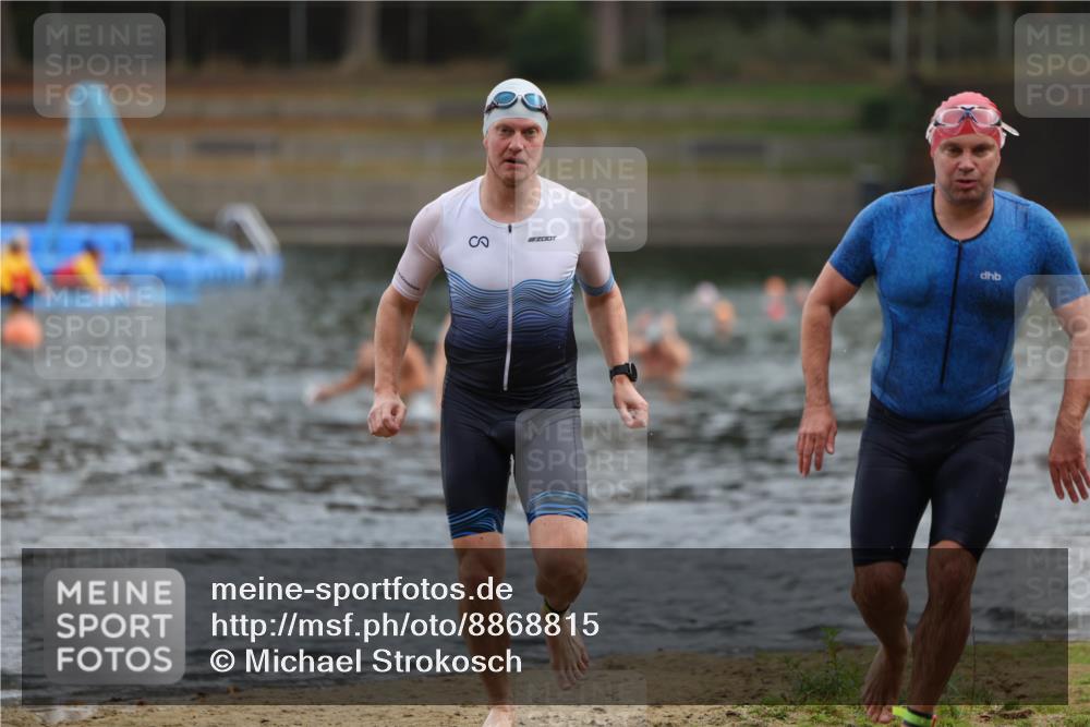 14.09.2025 - Stadtparktriathlon Michael Strokosch http://msf.ph/oto/8868815 14.09.2025 10:34:36 Schwimmen 728, 744, 746 meine-sportfotos.de