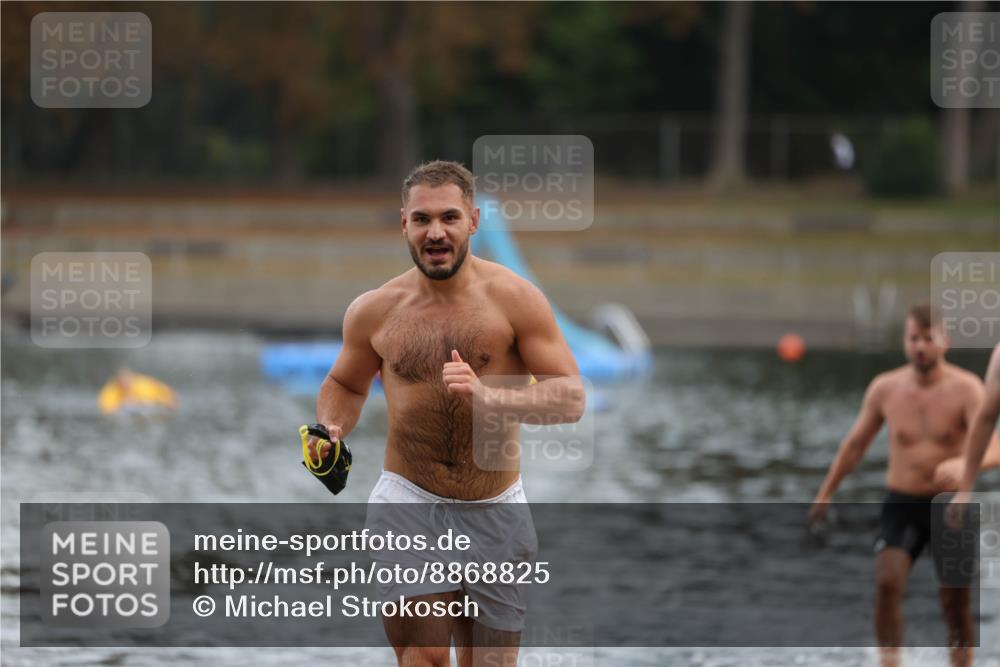 14.09.2025 - Stadtparktriathlon Michael Strokosch http://msf.ph/oto/8868825 14.09.2025 10:34:55 Schwimmen 772, 797, 806 meine-sportfotos.de