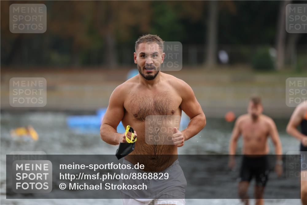 14.09.2025 - Stadtparktriathlon Michael Strokosch http://msf.ph/oto/8868829 14.09.2025 10:34:56 Schwimmen 772, 797, 806 meine-sportfotos.de