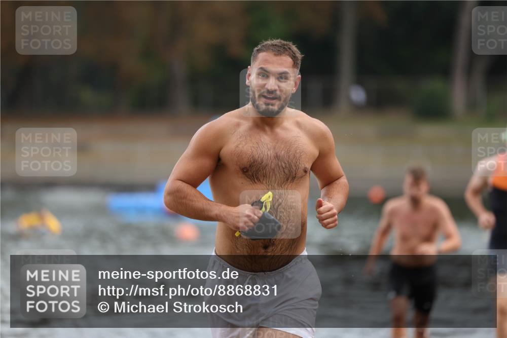 14.09.2025 - Stadtparktriathlon Michael Strokosch http://msf.ph/oto/8868831 14.09.2025 10:34:56 Schwimmen 772, 797, 806 meine-sportfotos.de