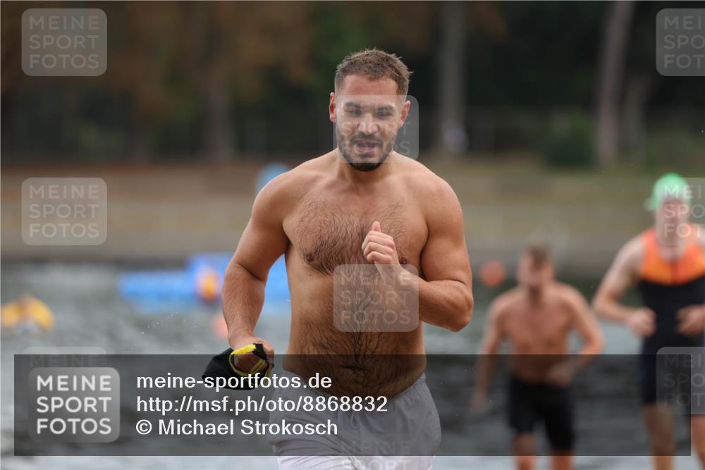 14.09.2025 - Stadtparktriathlon Michael Strokosch http://msf.ph/oto/8868832 14.09.2025 10:34:56 Schwimmen 772, 797, 806 meine-sportfotos.de
