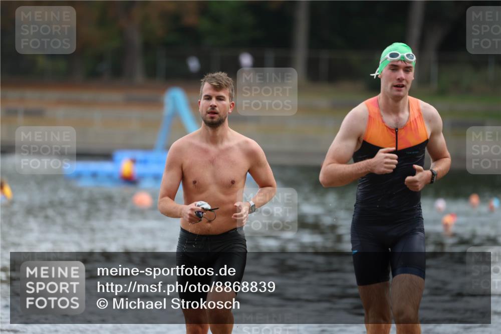 14.09.2025 - Stadtparktriathlon Michael Strokosch http://msf.ph/oto/8868839 14.09.2025 10:34:59 Schwimmen 772, 797, 806 meine-sportfotos.de
