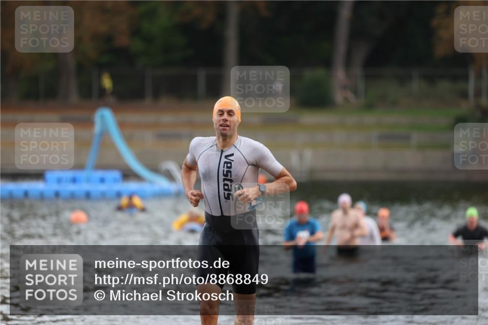 14.09.2025 - Stadtparktriathlon Michael Strokosch http://msf.ph/oto/8868849 14.09.2025 10:35:25 Schwimmen 760 meine-sportfotos.de