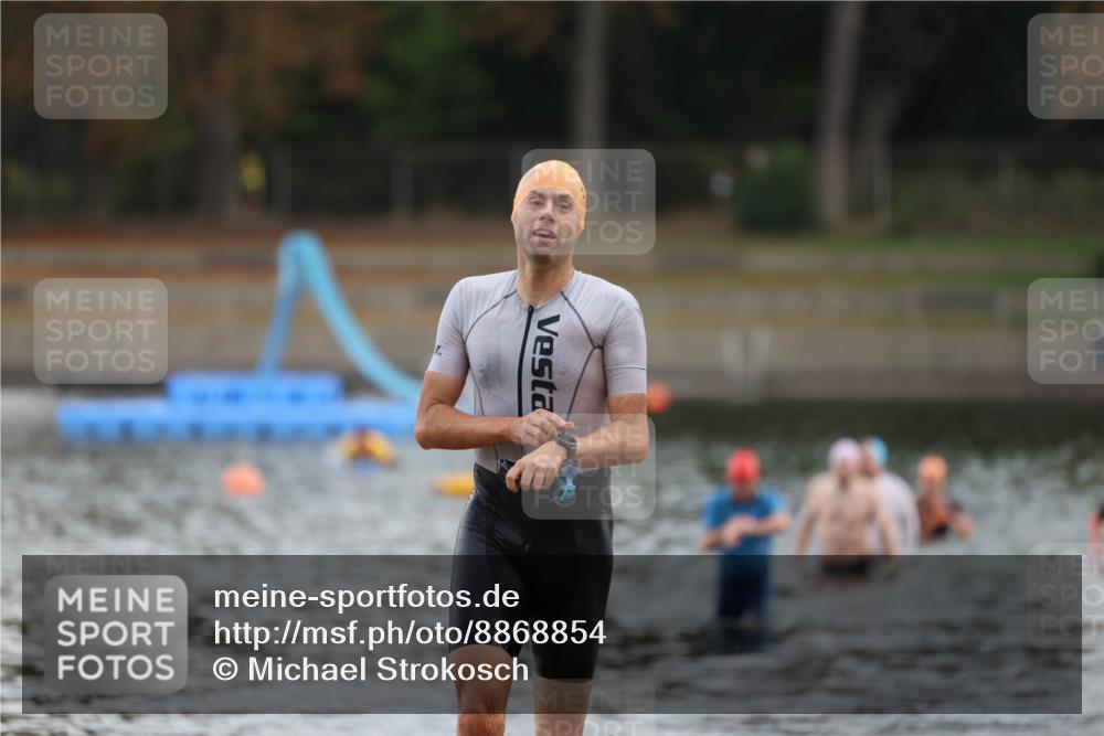 14.09.2025 - Stadtparktriathlon Michael Strokosch http://msf.ph/oto/8868854 14.09.2025 10:35:25 Schwimmen 760 meine-sportfotos.de