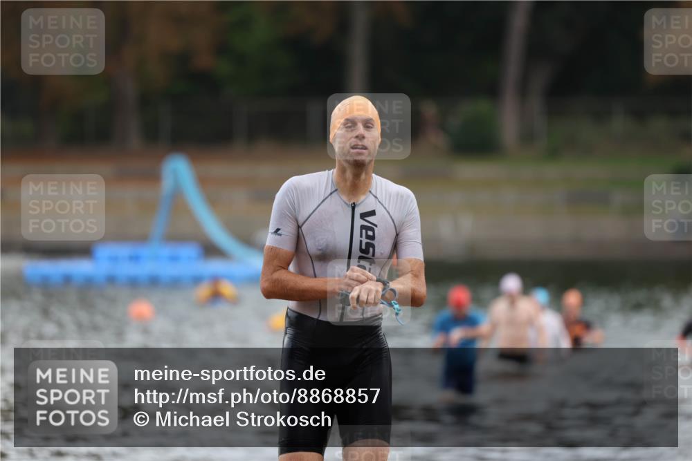 14.09.2025 - Stadtparktriathlon Michael Strokosch http://msf.ph/oto/8868857 14.09.2025 10:35:26 Schwimmen 760 meine-sportfotos.de