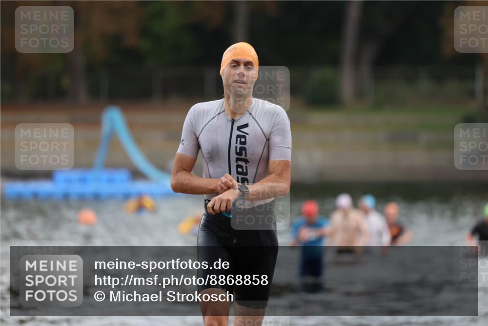 14.09.2025 - Stadtparktriathlon Michael Strokosch http://msf.ph/oto/8868858 14.09.2025 10:35:26 Schwimmen 760 meine-sportfotos.de