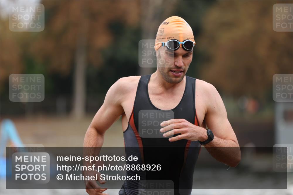 14.09.2025 - Stadtparktriathlon Michael Strokosch http://msf.ph/oto/8868926 14.09.2025 10:48:46 Schwimmen 823, 880 meine-sportfotos.de