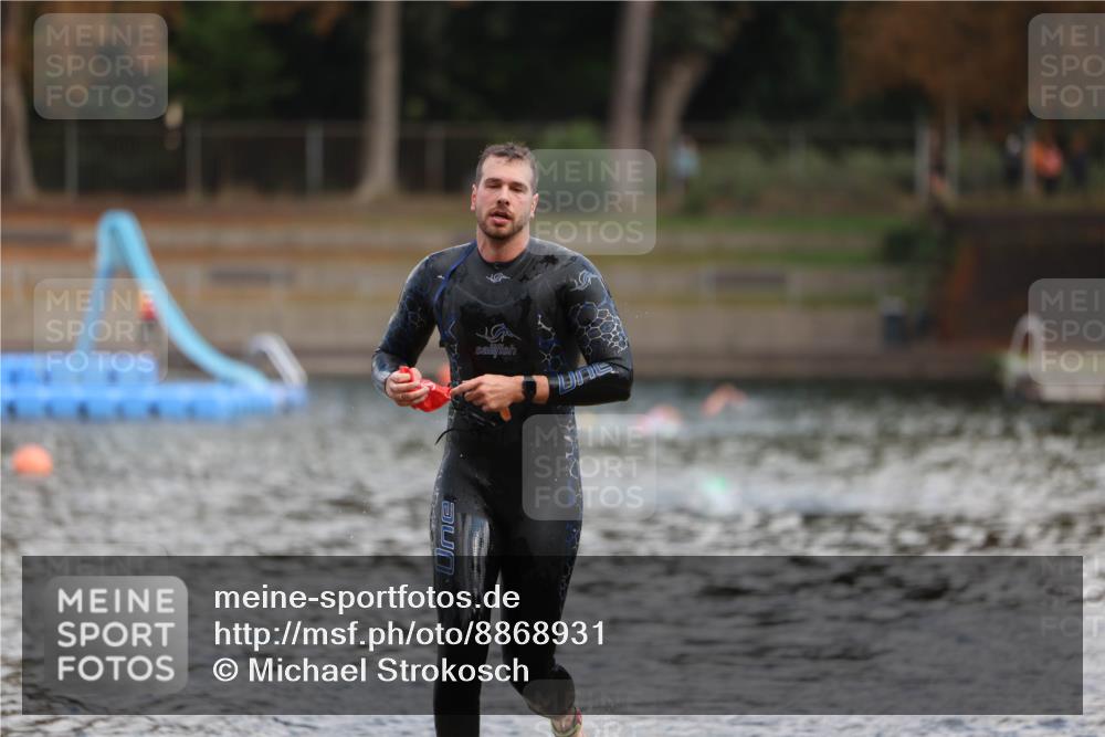 14.09.2025 - Stadtparktriathlon Michael Strokosch http://msf.ph/oto/8868931 14.09.2025 10:48:49 Schwimmen 823, 880 meine-sportfotos.de