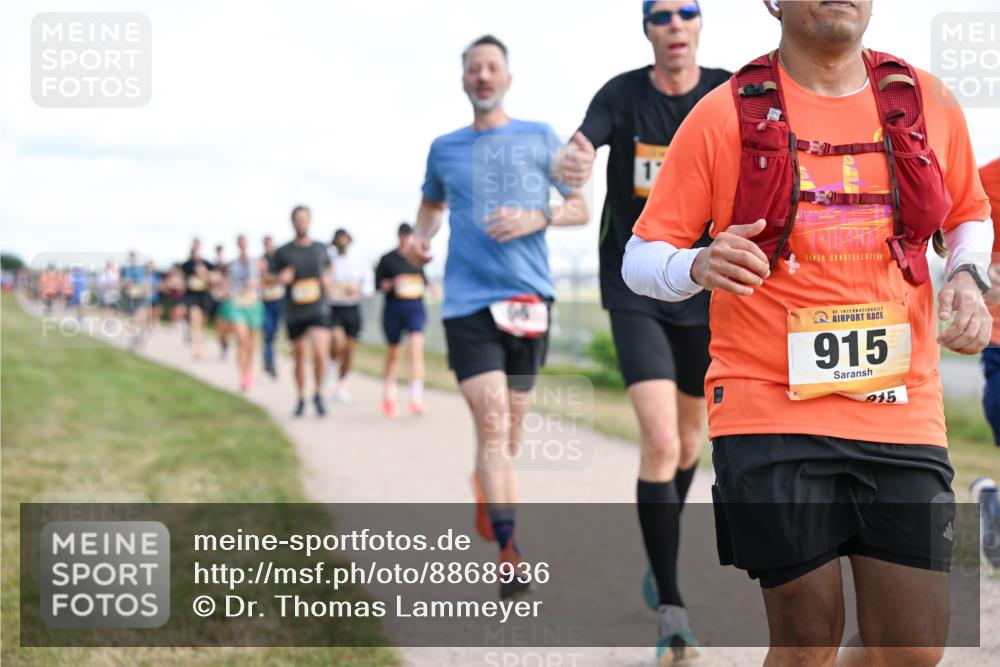 14.09.2025 - Airport Race Dr. Thomas Lammeyer http://msf.ph/oto/8868936 14.09.2025 12:13:10 Laufen 42, 915, 915 meine-sportfotos.de