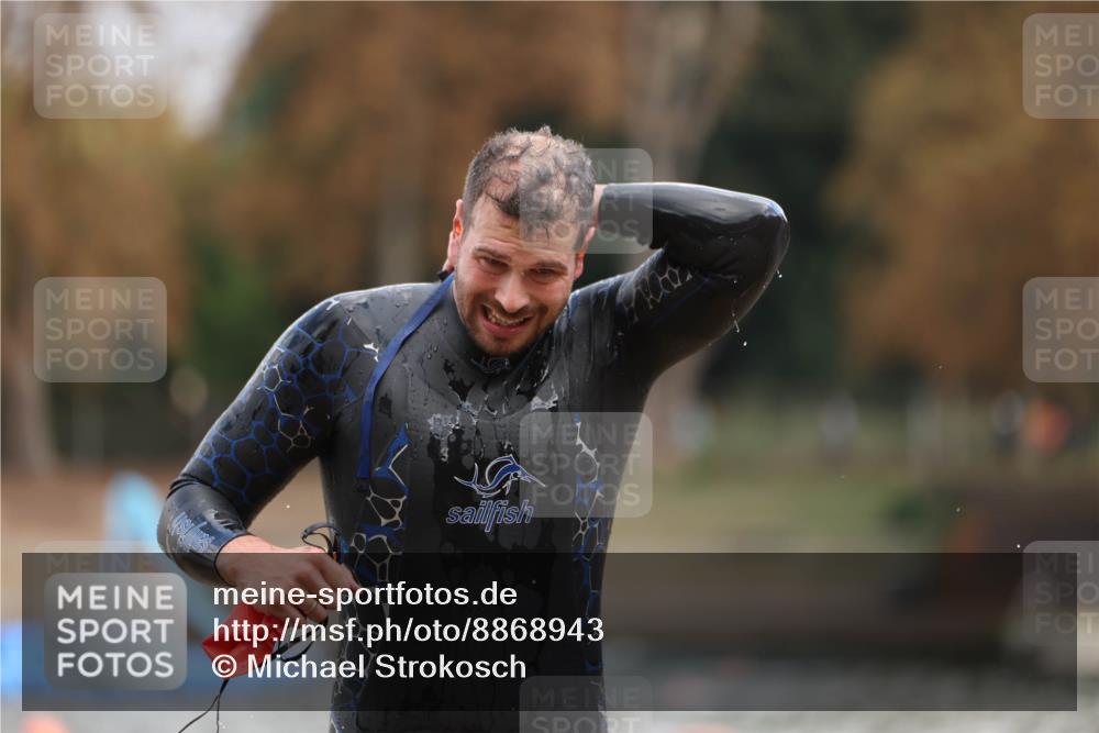 14.09.2025 - Stadtparktriathlon Michael Strokosch http://msf.ph/oto/8868943 14.09.2025 10:48:51 Schwimmen 880 meine-sportfotos.de