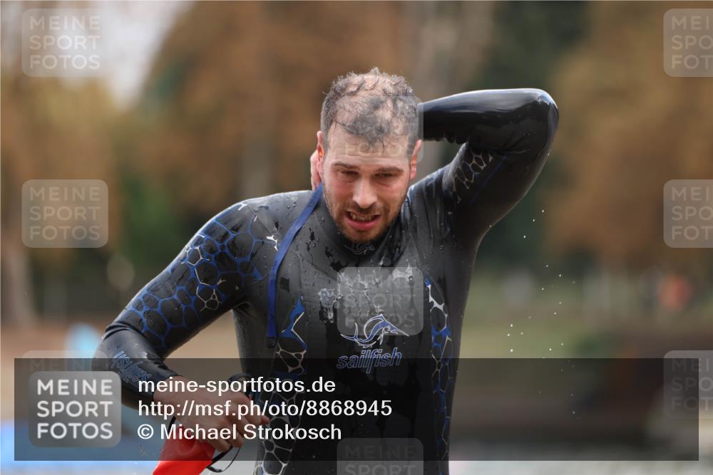 14.09.2025 - Stadtparktriathlon Michael Strokosch http://msf.ph/oto/8868945 14.09.2025 10:48:52 Schwimmen 880 meine-sportfotos.de