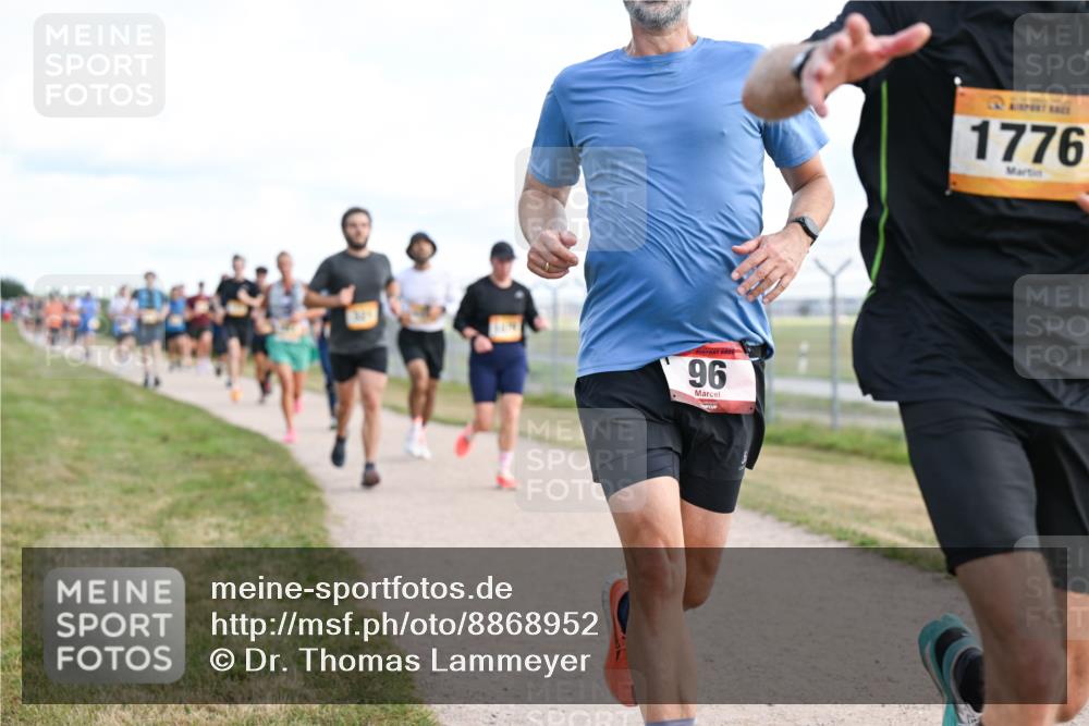 14.09.2025 - Airport Race Dr. Thomas Lammeyer http://msf.ph/oto/8868952 14.09.2025 12:13:11 Laufen 96, 96, 1776 meine-sportfotos.de