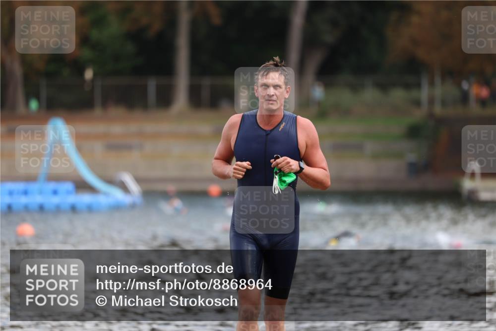 14.09.2025 - Stadtparktriathlon Michael Strokosch http://msf.ph/oto/8868964 14.09.2025 10:49:21 Schwimmen 901 meine-sportfotos.de