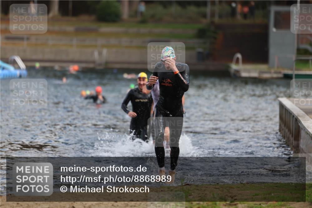 14.09.2025 - Stadtparktriathlon Michael Strokosch http://msf.ph/oto/8868989 14.09.2025 10:49:46 Schwimmen 825, 842, 865 meine-sportfotos.de