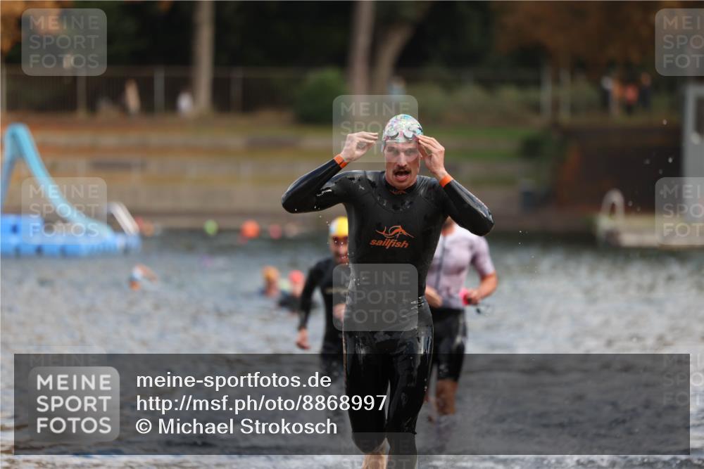 14.09.2025 - Stadtparktriathlon Michael Strokosch http://msf.ph/oto/8868997 14.09.2025 10:49:48 Schwimmen 825, 842, 865 meine-sportfotos.de