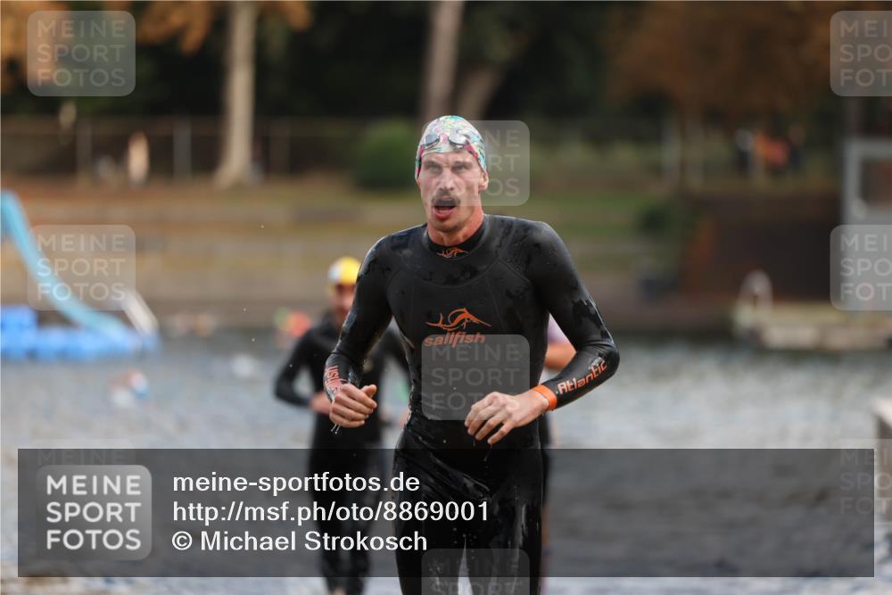 14.09.2025 - Stadtparktriathlon Michael Strokosch http://msf.ph/oto/8869001 14.09.2025 10:49:49 Schwimmen 825, 842, 865, 875 meine-sportfotos.de
