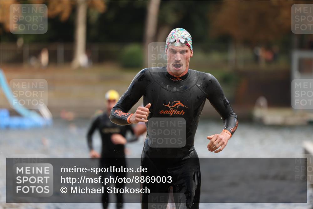 14.09.2025 - Stadtparktriathlon Michael Strokosch http://msf.ph/oto/8869003 14.09.2025 10:49:49 Schwimmen 825, 842, 865, 875 meine-sportfotos.de