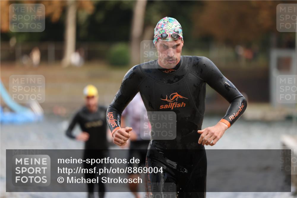 14.09.2025 - Stadtparktriathlon Michael Strokosch http://msf.ph/oto/8869004 14.09.2025 10:49:49 Schwimmen 825, 842, 865, 875 meine-sportfotos.de