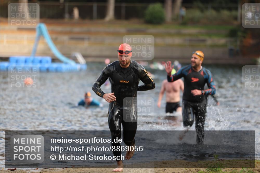 14.09.2025 - Stadtparktriathlon Michael Strokosch http://msf.ph/oto/8869056 14.09.2025 10:50:12 Schwimmen 831, 909 meine-sportfotos.de