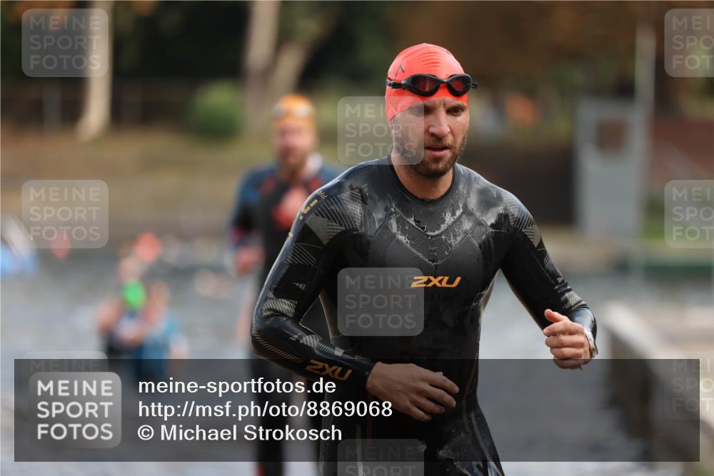 14.09.2025 - Stadtparktriathlon Michael Strokosch http://msf.ph/oto/8869068 14.09.2025 10:50:15 Schwimmen 831, 833, 909 meine-sportfotos.de