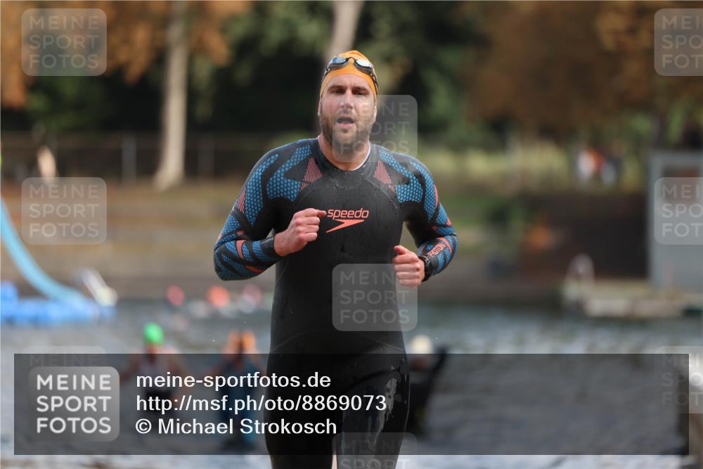 14.09.2025 - Stadtparktriathlon Michael Strokosch http://msf.ph/oto/8869073 14.09.2025 10:50:17 Schwimmen 831, 833, 909 meine-sportfotos.de