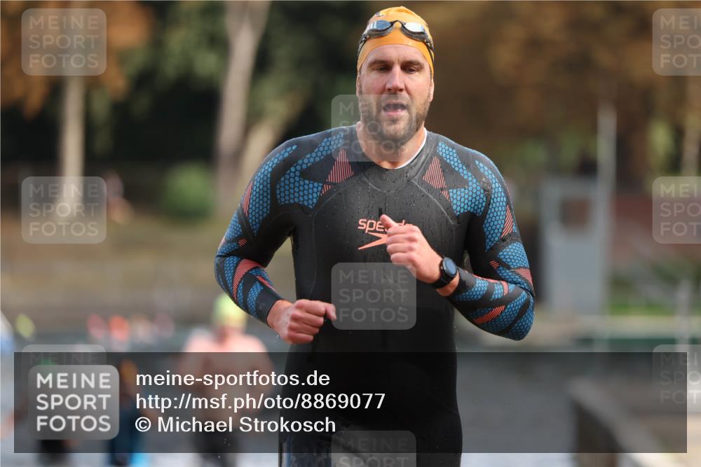 14.09.2025 - Stadtparktriathlon Michael Strokosch http://msf.ph/oto/8869077 14.09.2025 10:50:18 Schwimmen 831, 833, 909 meine-sportfotos.de