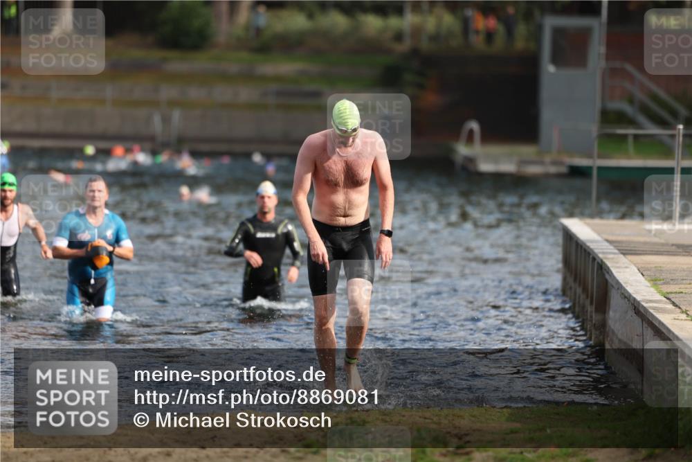 14.09.2025 - Stadtparktriathlon Michael Strokosch http://msf.ph/oto/8869081 14.09.2025 10:50:21 Schwimmen 831, 833, 851 meine-sportfotos.de