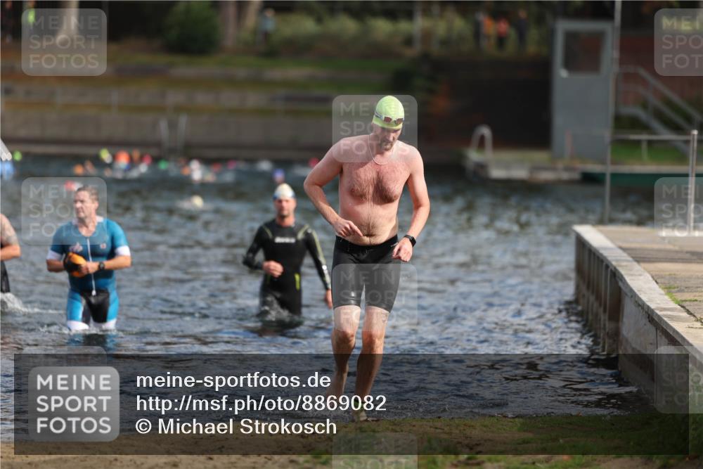 14.09.2025 - Stadtparktriathlon Michael Strokosch http://msf.ph/oto/8869082 14.09.2025 10:50:22 Schwimmen 831, 833, 847, 851 meine-sportfotos.de