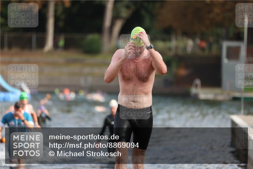 14.09.2025 - Stadtparktriathlon Michael Strokosch http://msf.ph/oto/8869094 14.09.2025 10:50:25 Schwimmen 833, 847, 850, 851 meine-sportfotos.de