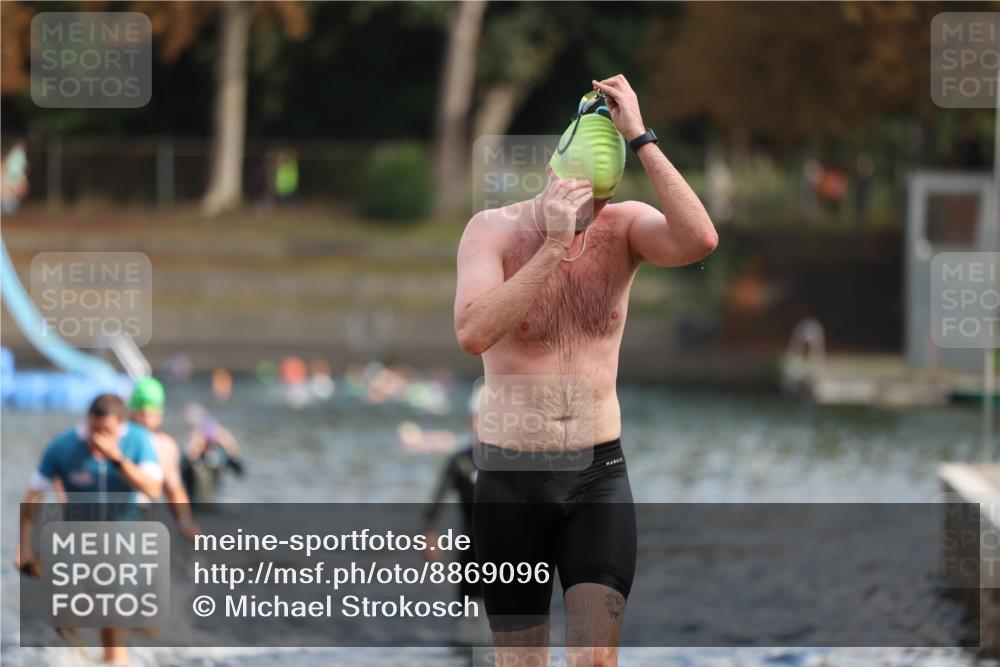 14.09.2025 - Stadtparktriathlon Michael Strokosch http://msf.ph/oto/8869096 14.09.2025 10:50:25 Schwimmen 833, 847, 850, 851 meine-sportfotos.de