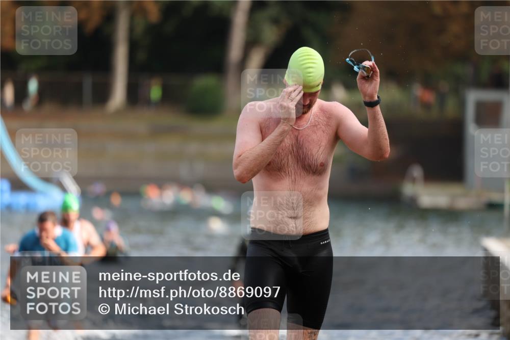 14.09.2025 - Stadtparktriathlon Michael Strokosch http://msf.ph/oto/8869097 14.09.2025 10:50:26 Schwimmen 833, 847, 850, 851 meine-sportfotos.de