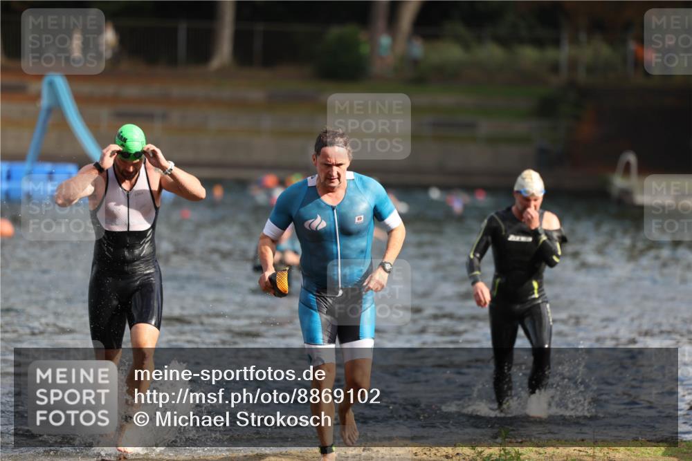 14.09.2025 - Stadtparktriathlon Michael Strokosch http://msf.ph/oto/8869102 14.09.2025 10:50:29 Schwimmen 833, 847, 850, 851 meine-sportfotos.de