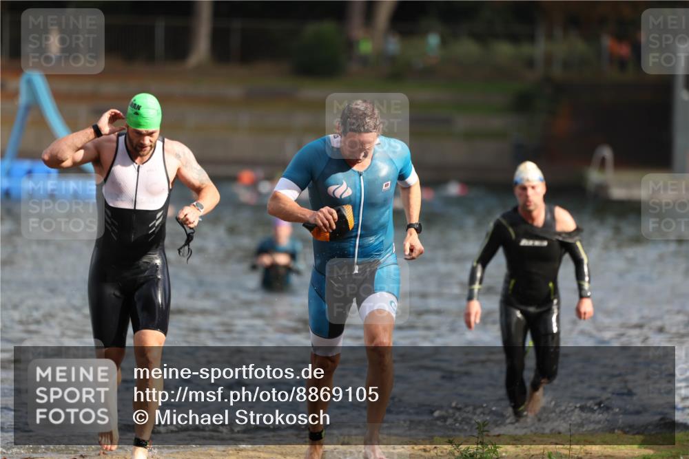 14.09.2025 - Stadtparktriathlon Michael Strokosch http://msf.ph/oto/8869105 14.09.2025 10:50:30 Schwimmen 833, 847, 850, 851 meine-sportfotos.de