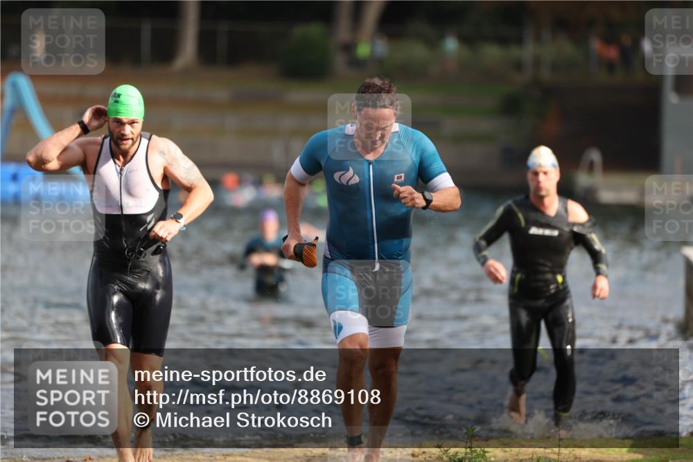 14.09.2025 - Stadtparktriathlon Michael Strokosch http://msf.ph/oto/8869108 14.09.2025 10:50:30 Schwimmen 833, 847, 850, 851 meine-sportfotos.de