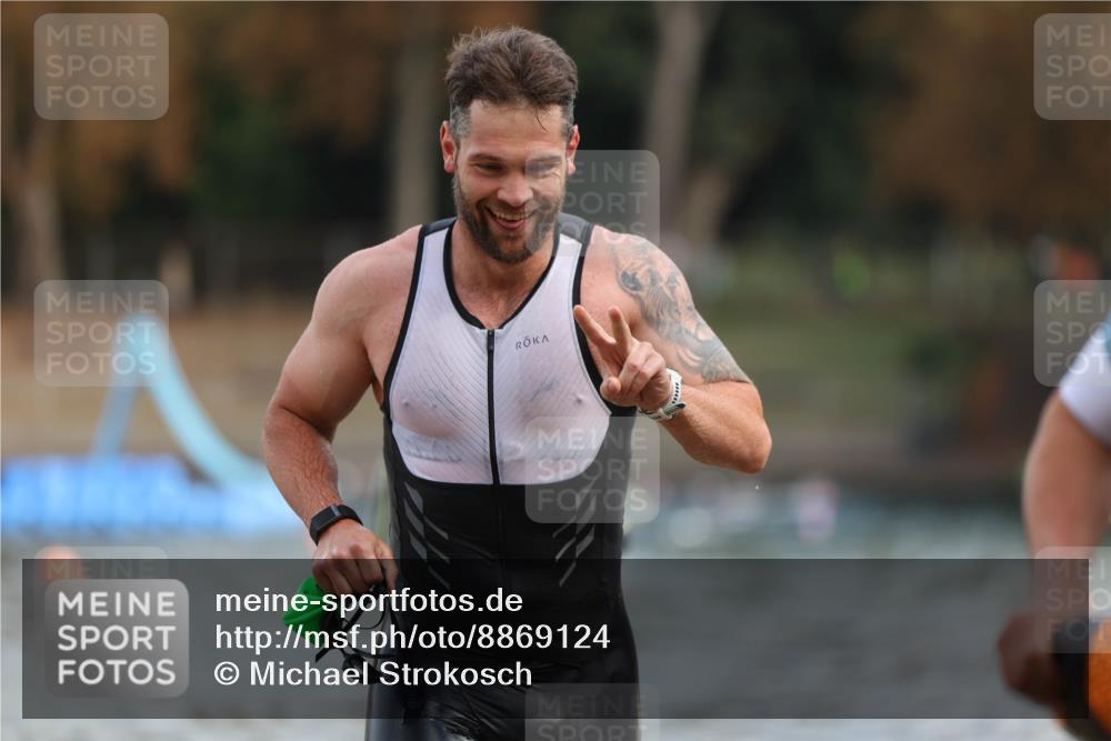 14.09.2025 - Stadtparktriathlon Michael Strokosch http://msf.ph/oto/8869124 14.09.2025 10:50:34 Schwimmen 847, 850, 851 meine-sportfotos.de