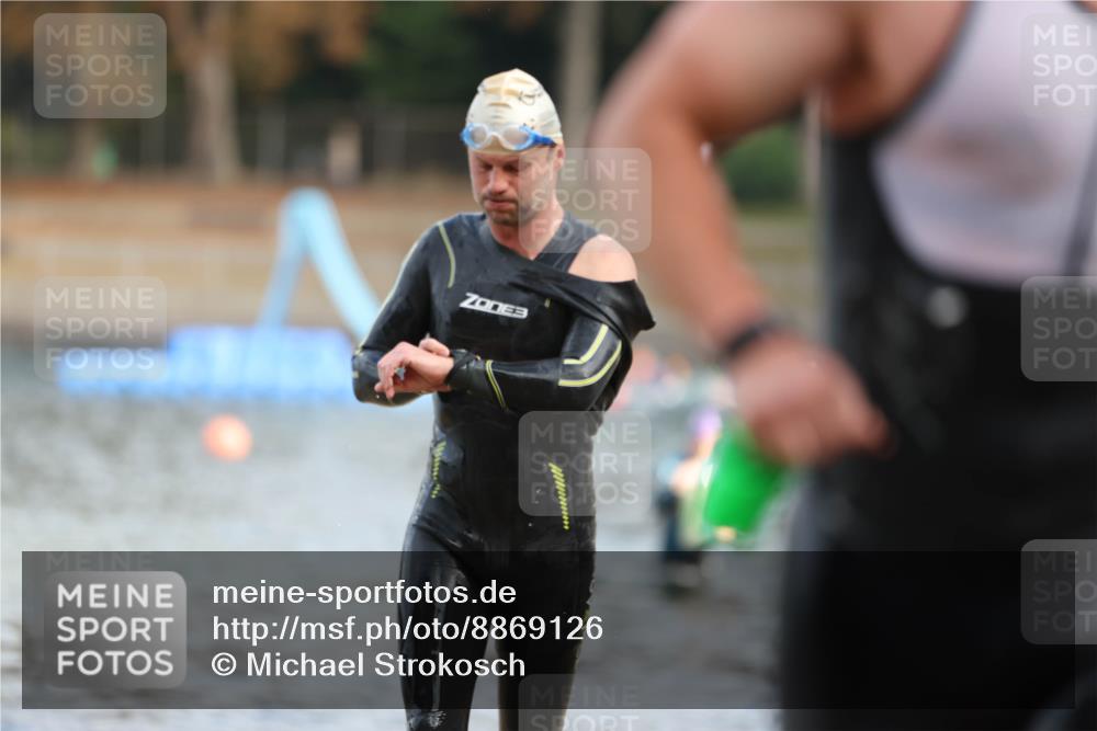 14.09.2025 - Stadtparktriathlon Michael Strokosch http://msf.ph/oto/8869126 14.09.2025 10:50:35 Schwimmen 847, 850, 851 meine-sportfotos.de